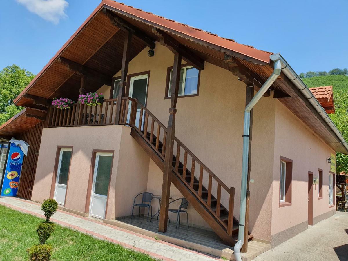 Cabana Sarmis Costesti Екстериор снимка